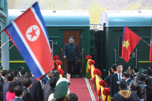 金正恩乘坐专列抵达北京金正恩乘坐专列抵达北京，一次备受瞩目的访问之旅